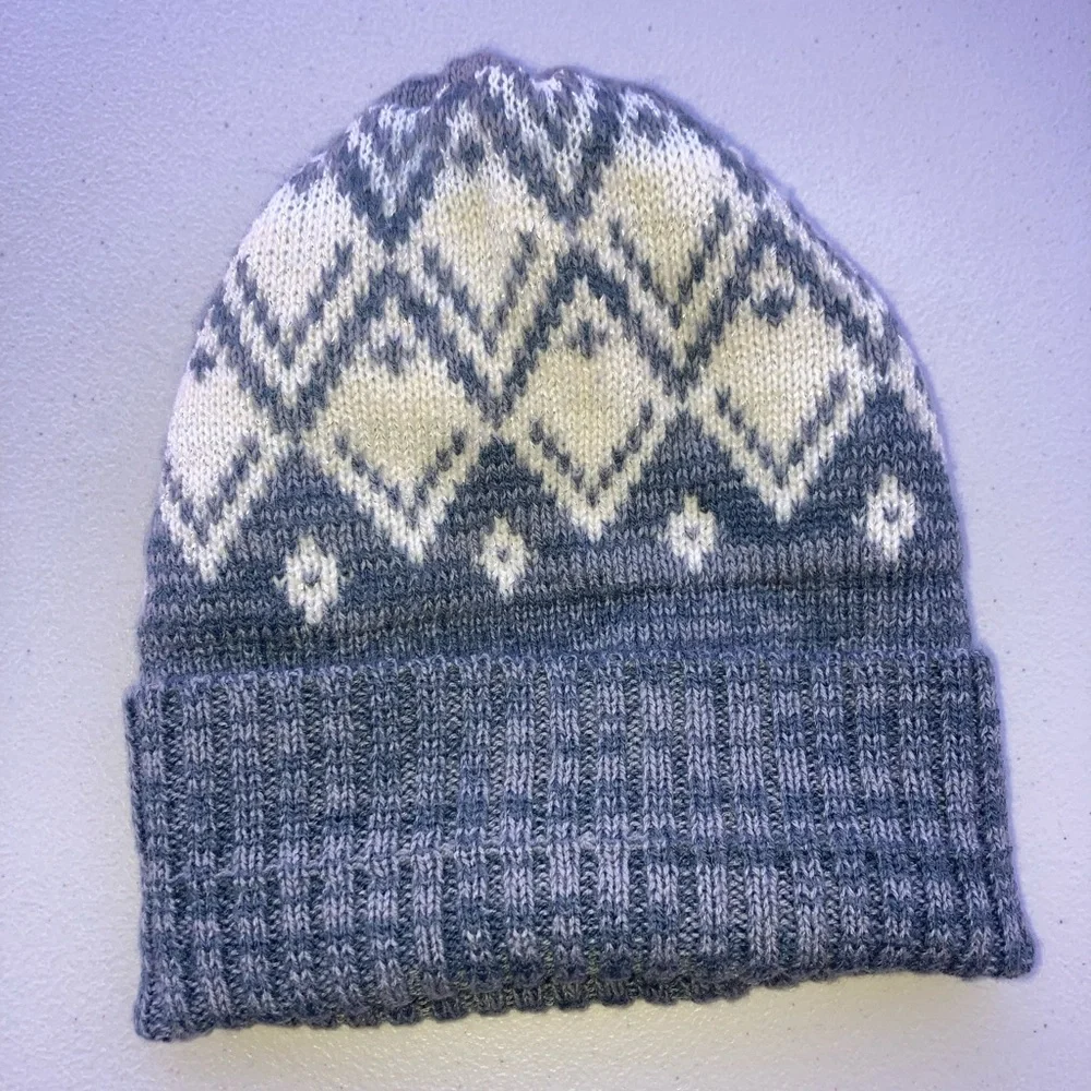 OshKosh B’gosh Grey Fair Isle Nordic Style Light Sparkle Super Soft Knit Beanie